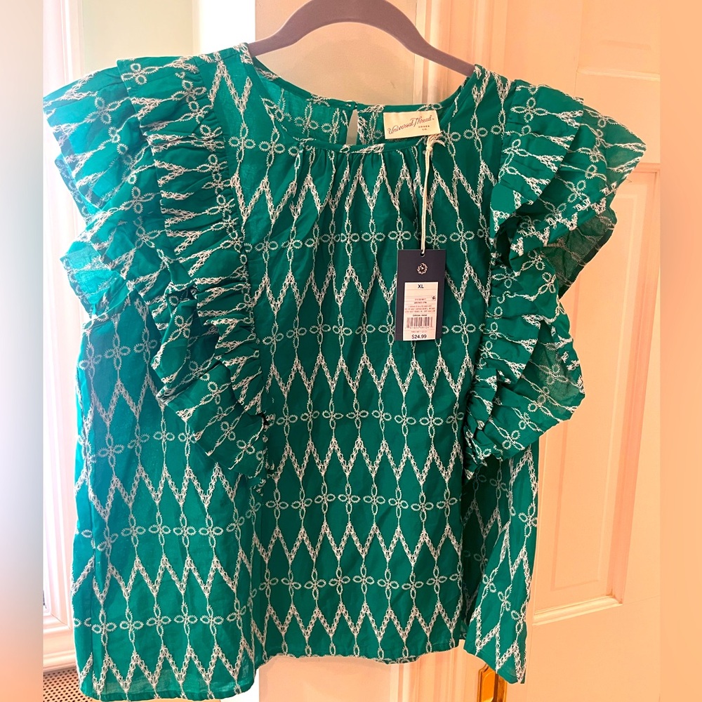 NWT Amazing Green Ruffle Embroidered Top